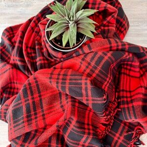 NWOT Indigo Red & Black Plaid Oversized Soft Fringe Wrap.